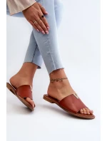 Dámské pantofle z eko kůže na plochém podpatku, hnědá Maliha Dámské pantofle z eko kůže na plochém podpatku, hnědá Maliha