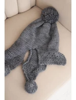 Dámská zimní čepice s vlnou, kšiltem a bambulemi K475 grafitová