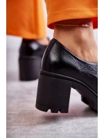 Kožené boty na se zlatým zdobením Černé model 21596585 - Boto