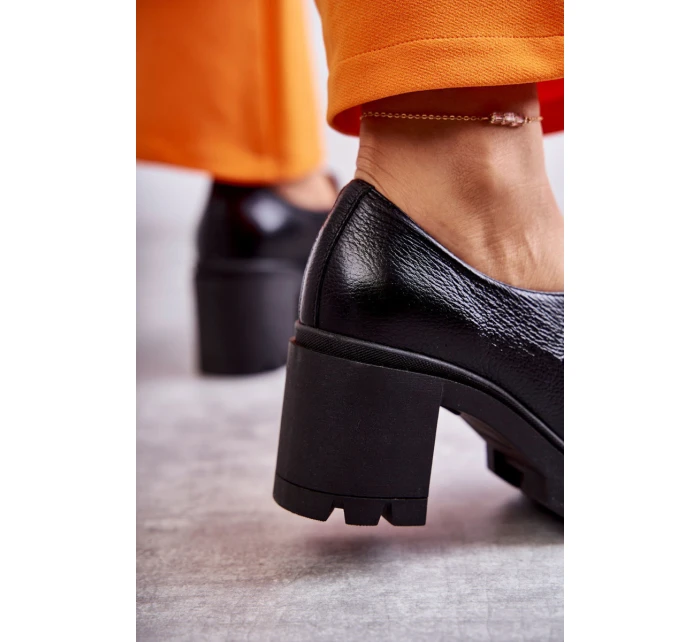 Kožené boty na se zlatým zdobením Černé model 21596585 - Boto