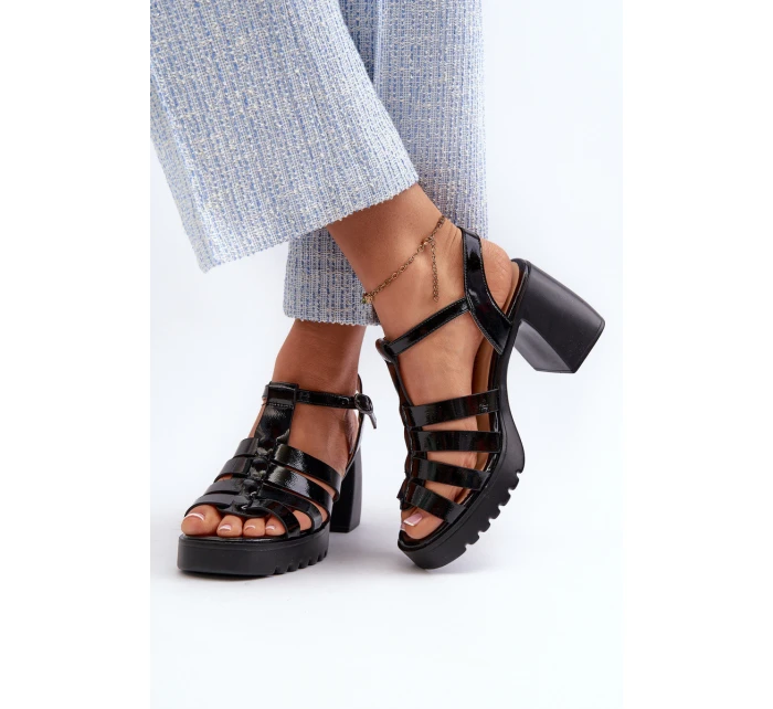 Lakované Kožené Dámské Sandály Na Podpatku Černé model 21658267 - VINCEZA