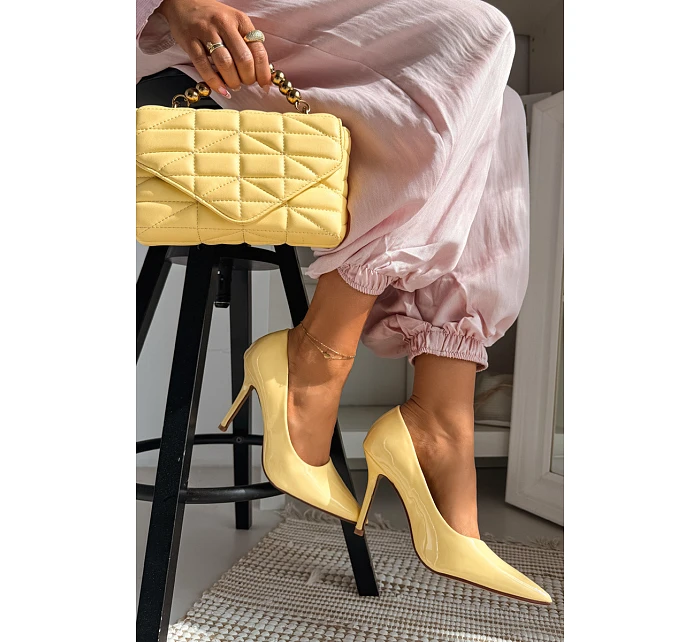 Klasické lakované lodičky z umělé kůže Žluté Odira