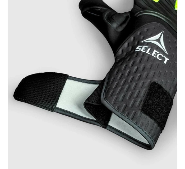 Fotbalové rukavice pro  90 Grip model 22099387 - Select