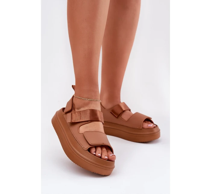 Dámské sandály na platformě se suchým zipem Camel Nitepira Dámské sandály na platformě se suchým zipem Camel Nitepira