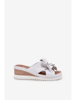 Kožené Dámské Klapky Na Platformě S Ozdobným  model 21695988 - Artiker