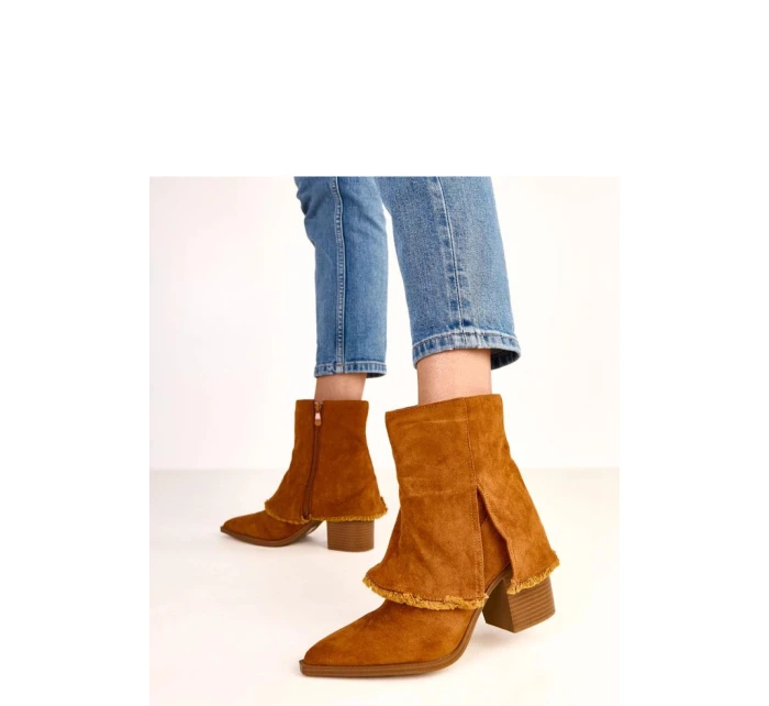 Boty na podpatku model 220270 Solea Boty na podpatku model 220270 Solea