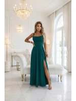 Maxi šaty bez ramínek s zavazováním na zádech a rozparkem lahvově zelené model 21956242 - numoco