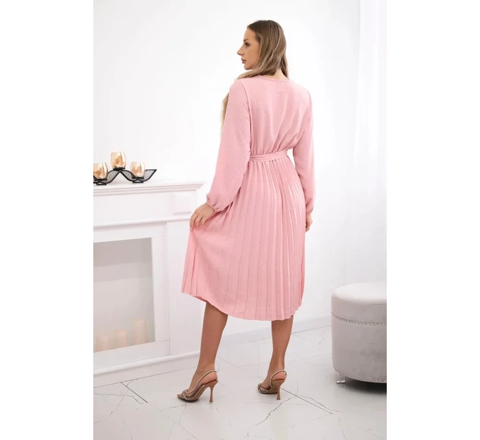 Šaty se svázaným plisovaným lemem tmavě pudrově růžová Šaty se svázaným plisovaným lemem tmavě pudrově růžová