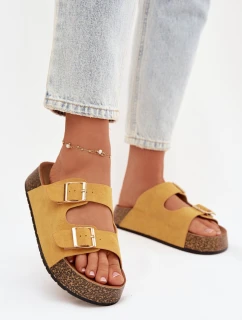 Dámské pantofle na korkové platformě se zlatými sponami Žluté model 21919307 - EVENTO