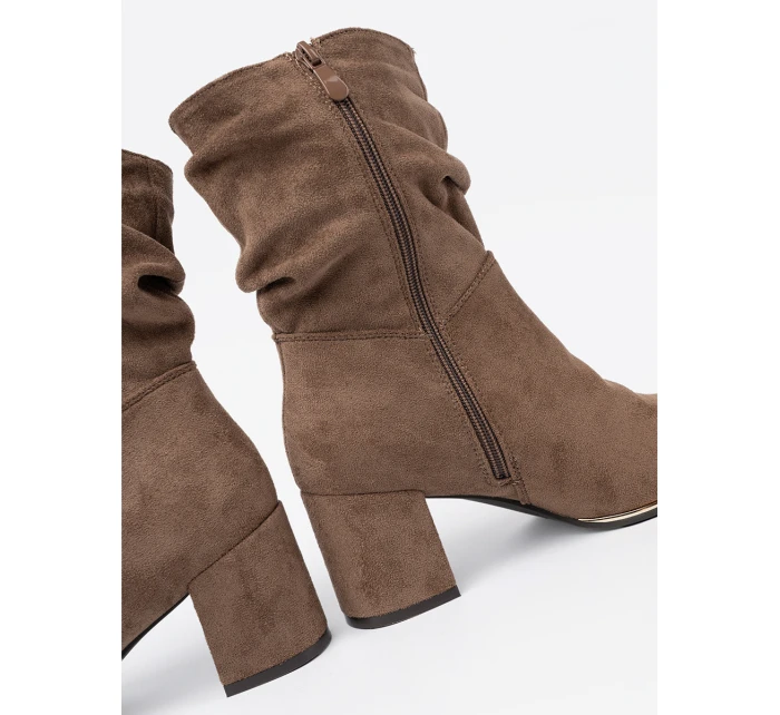Módní dámské model 21298231 kotníčkové boty na širokém podpatku Módní dámské model 21298231 kotníčkové boty na širokém podpatku