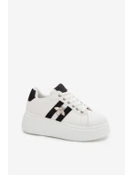 Dámské tenisky na platformě s bílým přívěskem Palvessa Dámské tenisky na platformě s bílým přívěskem Palvessa