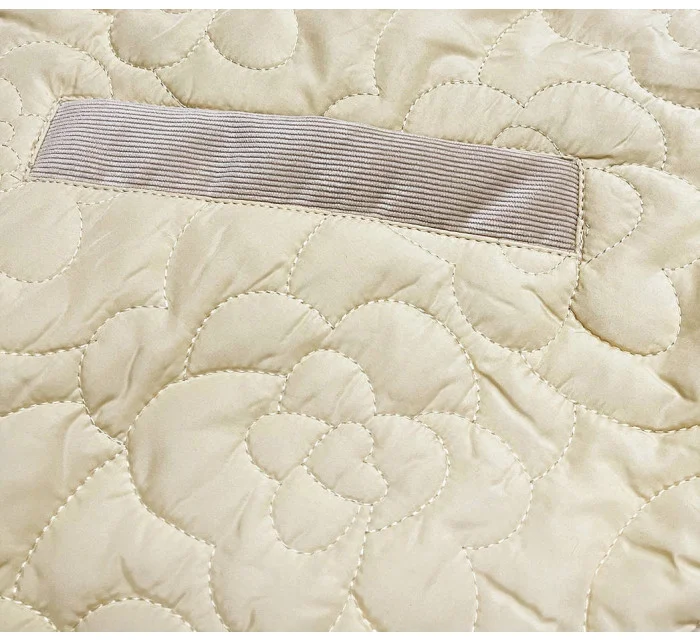 Tenká dámská bunda v krémové barvě s ozdobným prošíváním (JIN226) Tenká dámská bunda v krémové barvě s ozdobným prošíváním (JIN226)