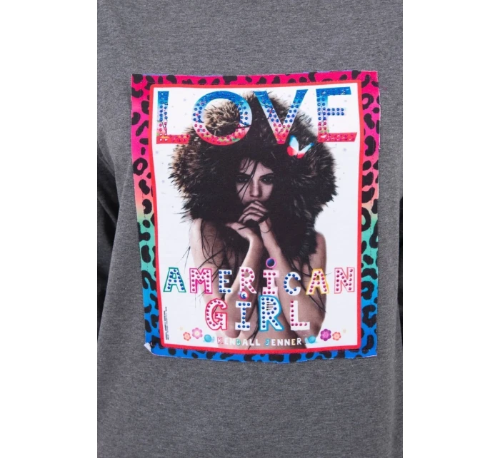 American Girl grafická halenka grafitová S/M - L/XL American Girl grafická halenka grafitová S/M - L/XL