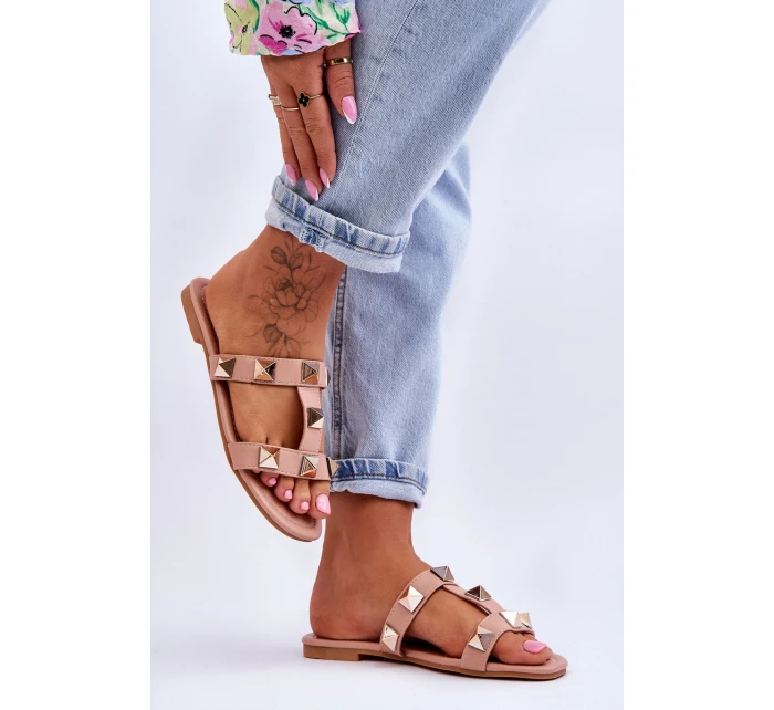 Dámské pantofle s velkými cvočky Nude model 21618010 - Boto Dámské pantofle s velkými cvočky Nude model 21618010 - Boto