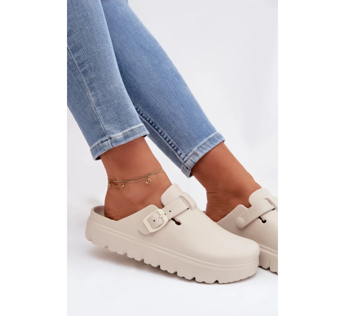 Dámské pěnové pantofle s páskem a sponou béžové Larinie