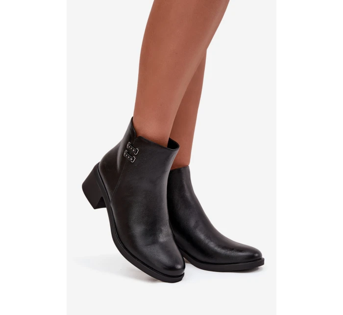 Dámské botky Delmira – černé, zateplené, na podpatku typu “klocek” Dámské botky Delmira – černé, zateplené, na podpatku typu “klocek”