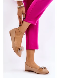 Dámské baleríny s výstřihem do V a ozdobnou mašlí Tmavě béžová model 21606191 - Boto