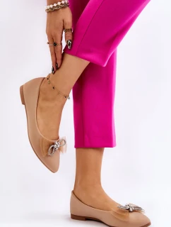 Dámské baleríny s výstřihem do V a ozdobnou mašlí Tmavě béžová model 21606191 - Boto