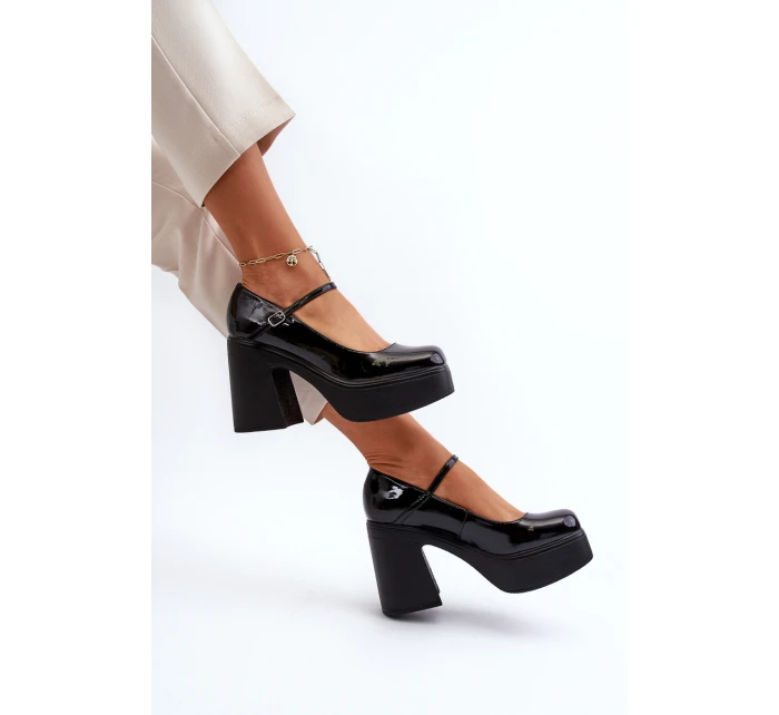 Dámské lakované polobotky na platformě a sloupku Big Star model 21653928 černé - Big Star Shoes