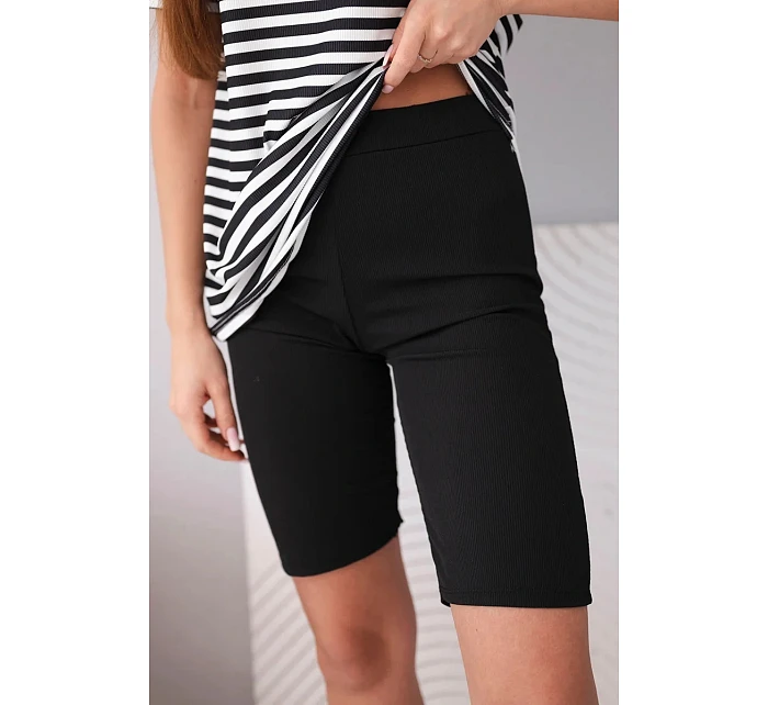 Dámský viskózový pruhovaný komplet s krátkým rukávem a šortkami černý Dámský viskózový pruhovaný komplet s krátkým rukávem a šortkami černý