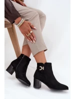 Zateplené dámské kotníkové boty na podpatku se zlatým detailem černé model 21708221 - Boto Zateplené dámské kotníkové boty na podpatku se zlatým detailem černé model 21708221 - Boto