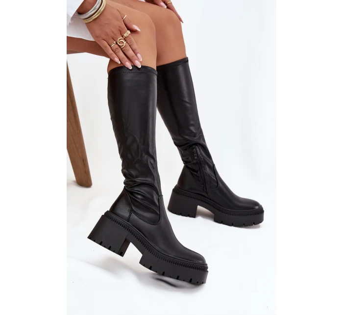 Dámské kozačky na masivním podpatku a platformě, nazouvací Florinne – černé Dámské kozačky na masivním podpatku a platformě, nazouvací Florinne – černé