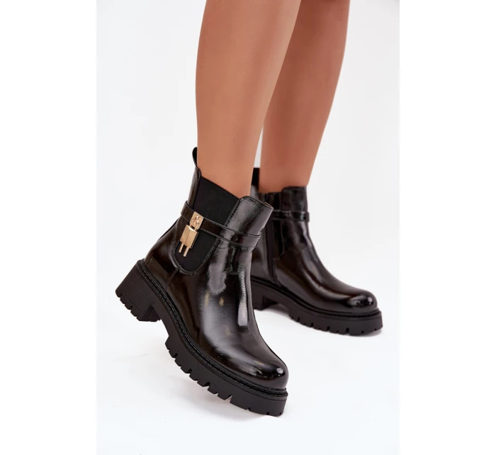 Lakované kotníkové boty s vyhříváním se zlatým detailem černé Talyra
