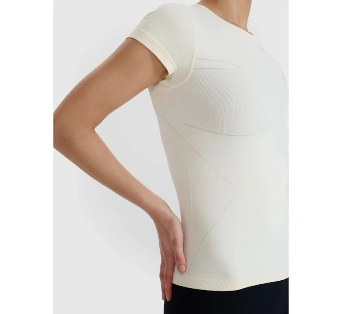 Dámské rychleschnoucí tričko na jógu a model 21815467 - 4F Dámské rychleschnoucí tričko na jógu a model 21815467 - 4F