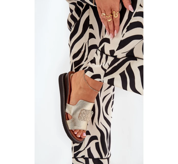 Dámské Klapky Na Klínu Eko Kůže Se Zlaté model 21686811 - Boto