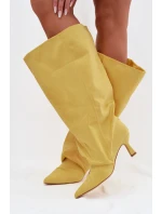 Kozačky s širokým dílem a záhyby na podpatku Žluté model 22031768 - Boto Kozačky s širokým dílem a záhyby na podpatku Žluté model 22031768 - Boto