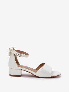 Lesklé Dívčí Sandály Na Nízkém Podpatku Bílé model 21697833 - EVENTO