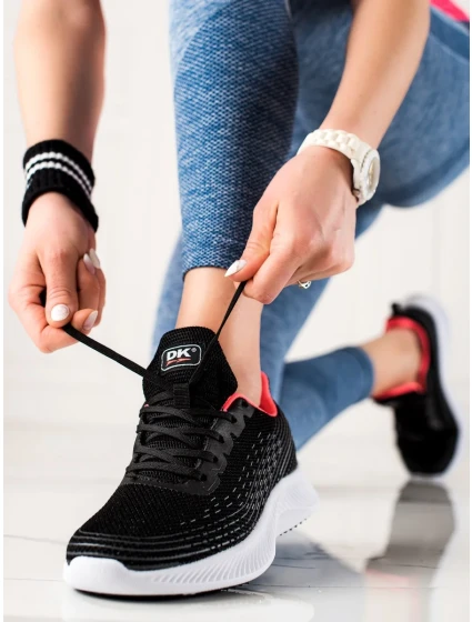 Krásné černé dámské  tenisky bez podpatku