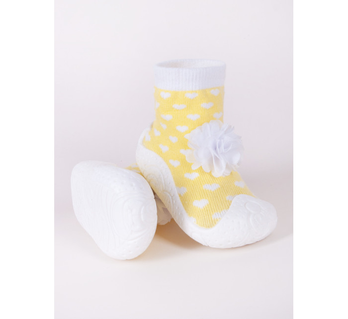 Yoclub Dětské dívčí protiskluzové ponožky s gumovou podrážkou OBO-0137G-AA0B žlutá
