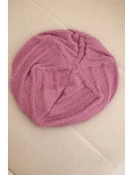 Dámská zimní čepice z volného úpletu s ozdobným vzorem K378 fialová