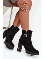 Zateplené dámské kozačky na podpatku s přezkou Černé model 21711529 - Boto Zateplené dámské kozačky na podpatku s přezkou Černé model 21711529 - Boto