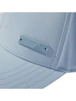 Lehká baseballová čepice adidas s kovovým odznakem IY7770 Lehká baseballová čepice adidas s kovovým odznakem IY7770