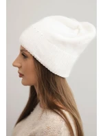 Dámská zimní čepice s vlnou a jemnou výzdobou bílá Dámská zimní čepice s vlnou a jemnou výzdobou bílá