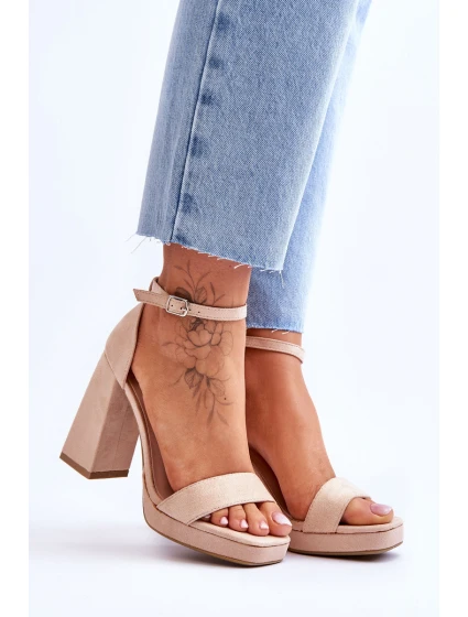 Módní semišové sandály na podpatku Béžové model 21619022 - Boto Módní semišové sandály na podpatku Béžové model 21619022 - Boto