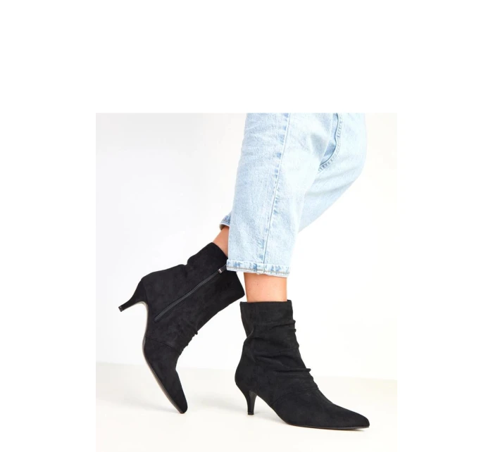 Boty na podpatku model 217914 Solea Boty na podpatku model 217914 Solea