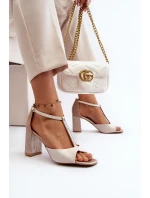 Kožené sandály na podpatku Laura Messi 2759 béžové Kožené sandály na podpatku Laura Messi 2759 béžové