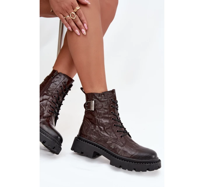 Kožené dámské kotníkové boty s efektem mačkání a přezkou Artiker 57C1007 Čokoládové