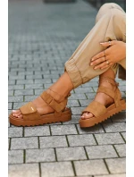 Dámské semišové sandály na platformě Big Star model 21655477 Hnědé - Big Star Shoes