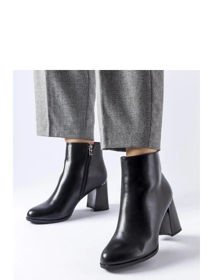 Boty na podpatku model 205849 Solea Boty na podpatku model 205849 Solea