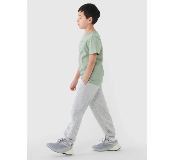 Chlapecké tepláky typu jogger model 21437070 - 4F Chlapecké tepláky typu jogger model 21437070 - 4F