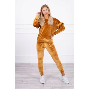 Velurová souprava s volánky velbloud