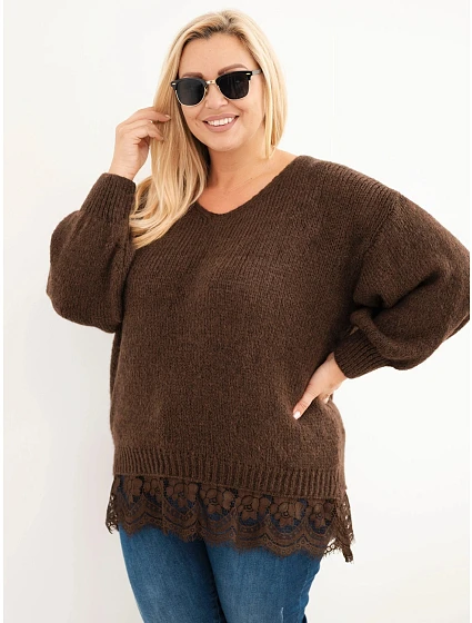 Dámský svetr Plus Size s krajkovým spodkem hnědý Dámský svetr Plus Size s krajkovým spodkem hnědý