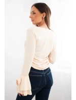 Dámská model 21938048 blůza s V výstřihem a volány na rukávech béžová - K-Fashion