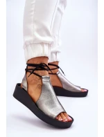 Kožené sandály na klínku Nicole model 21617537 - Zazoo Kožené sandály na klínku Nicole model 21617537 - Zazoo