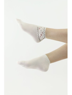 Elegantní ponožky 522 bílé s ozdobnou aplikací