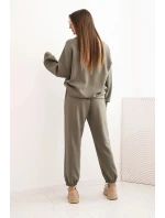 Komplet dámský máslový s volnou mikinou a kalhotami s nápisem LOVE khaki Komplet dámský máslový s volnou mikinou a kalhotami s nápisem LOVE khaki